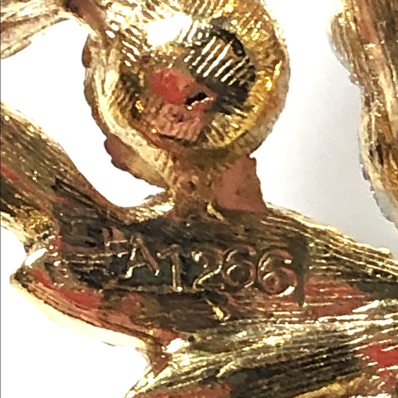 Sphinx of England Vintage Christmas tree brooch - Picture 6 of 8